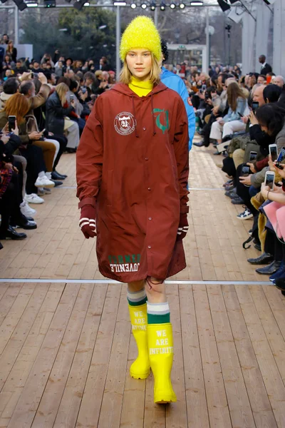 Look 75